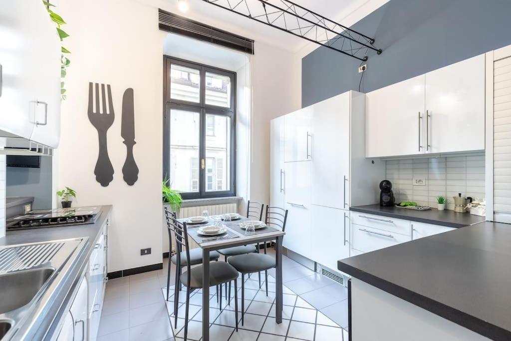 Historical Suite - Pieno Centro - Porta Nuova- Piazza Castello تورينو المظهر الخارجي الصورة